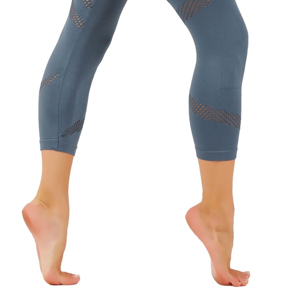 Faded Dye Active Capri Leggings CF25N - Picture 3 of 4